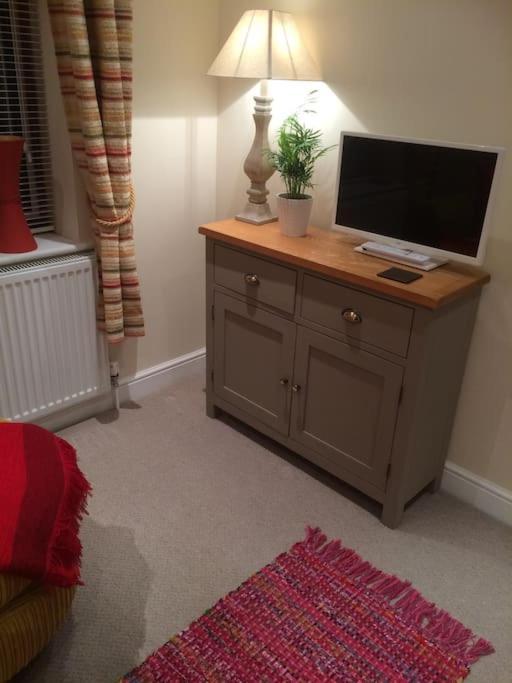 Cotswold Edge Guest Suite With Broadway Hill View Badsey Esterno foto